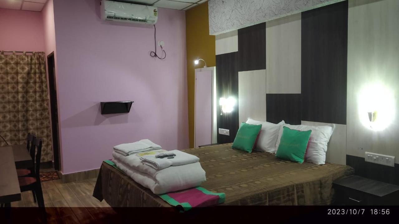 Hotel Shreesh Sitapur Exterior foto